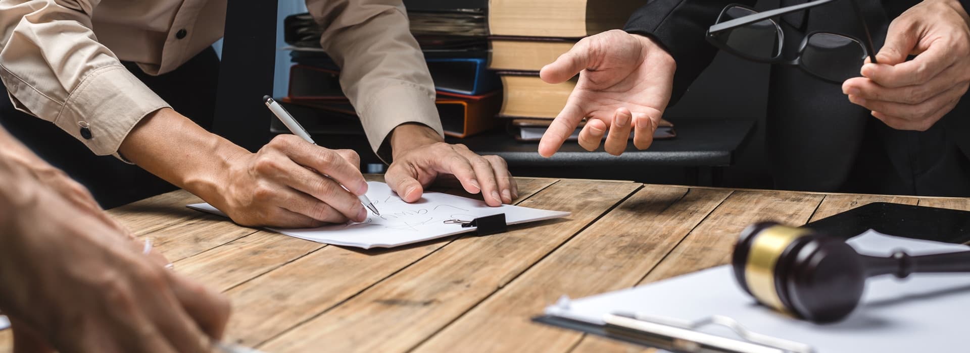 How employment lawyer can help in bad faith discharge case