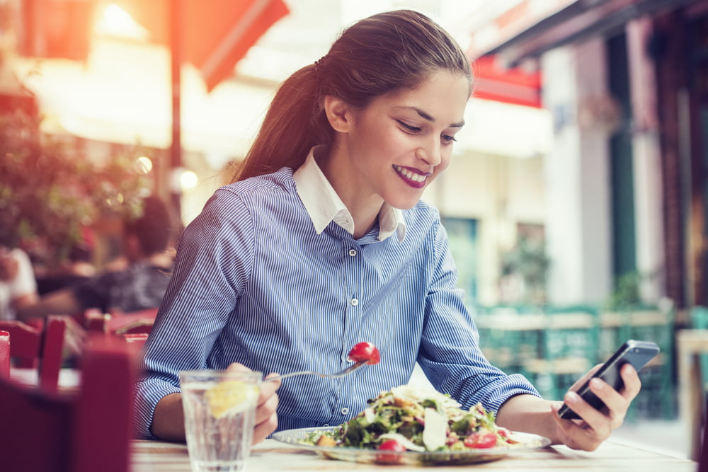 Most employees are entitled to a little coffee break every five consecutive hours of work of their established regular workday